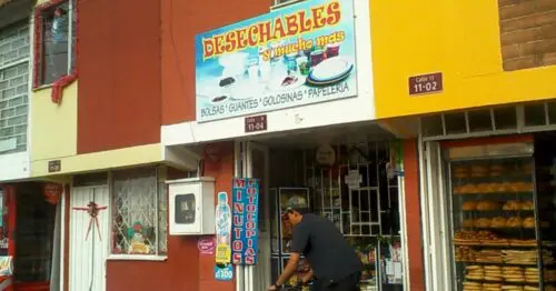 DESECHABLES Y MUCHO MAS DESECHABLES Y MUCHO MAS